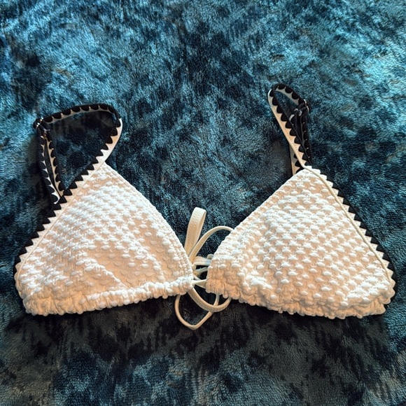 White and black Bikini Set - Picture 3 of 8